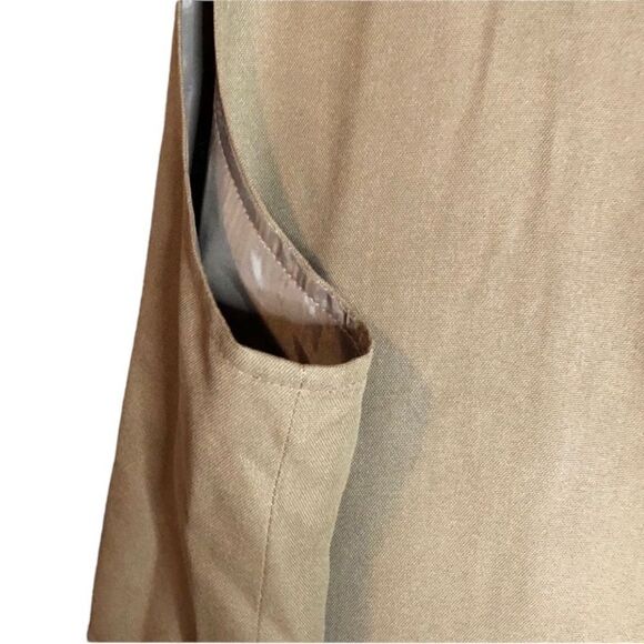 NWT! Orvis 100% silk taupe vest. Size medium - Picture 9 of 9